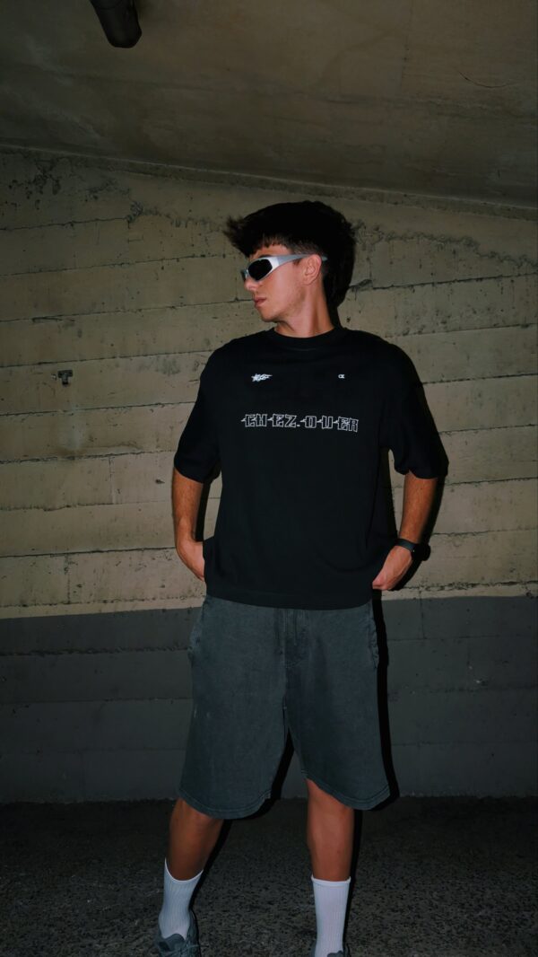 Camiseta STAR ON FIRE - Black - Imagen 3